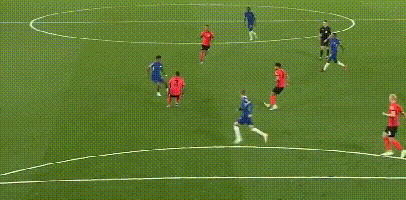 传闻：曼联和拜仁长期关注兰斯19岁中场马夏尔-蒂亚